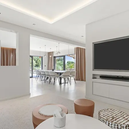 Villa Belenos Piscine Vue