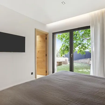 Belenos Piscine Vue Villa