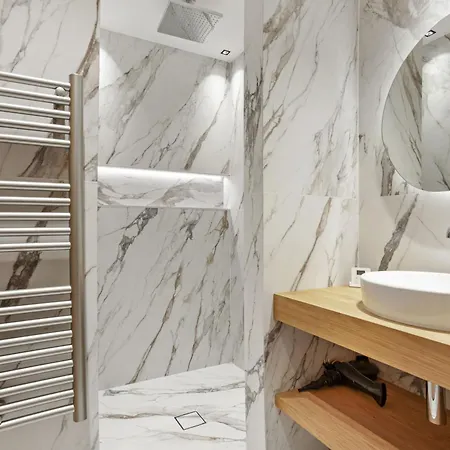 Belenos Piscine Vue * Roquebrune-sur-Argens