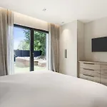 Belenos Piscine Vue * Roquebrune-sur-Argens