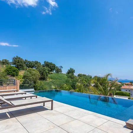 Belenos Piscine Vue 罗克布伦河畔阿尔让