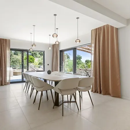 Belenos Piscine Vue *