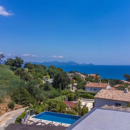 Villa Belenos Piscine Vue *