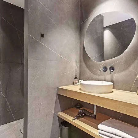 Belenos Piscine Vue * Roquebrune-sur-Argens