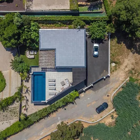 别墅 Belenos Piscine Vue *